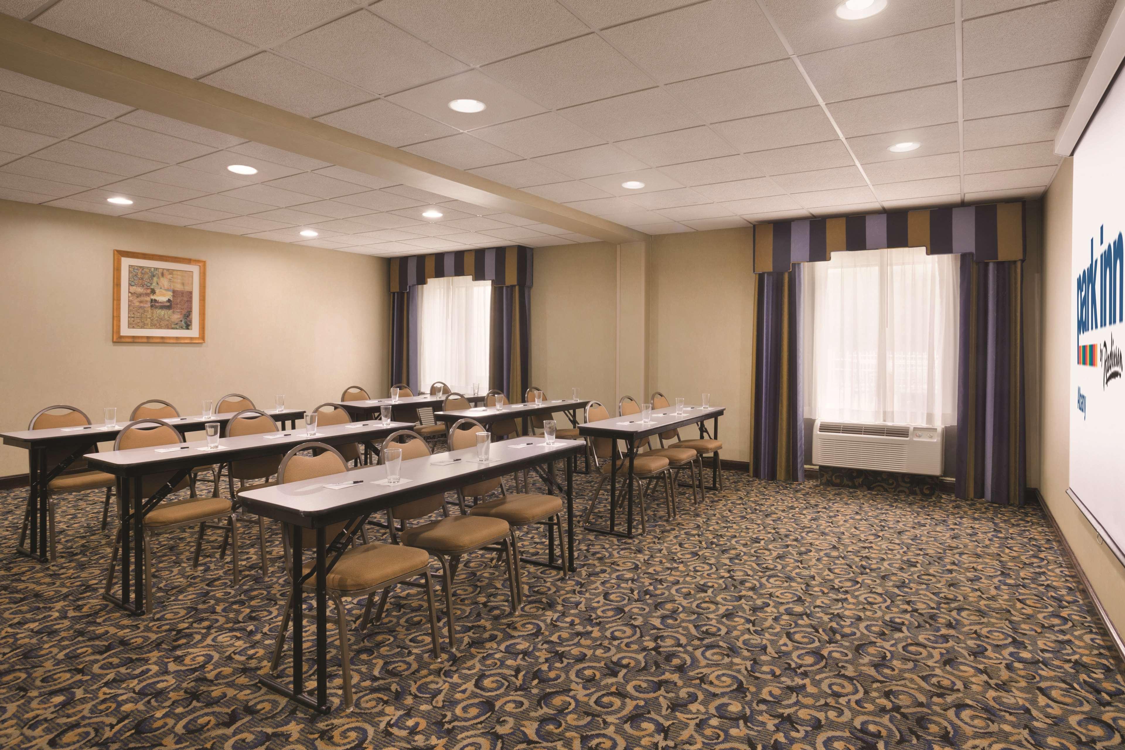 Park Inn By Radisson Albany Exteriér fotografie